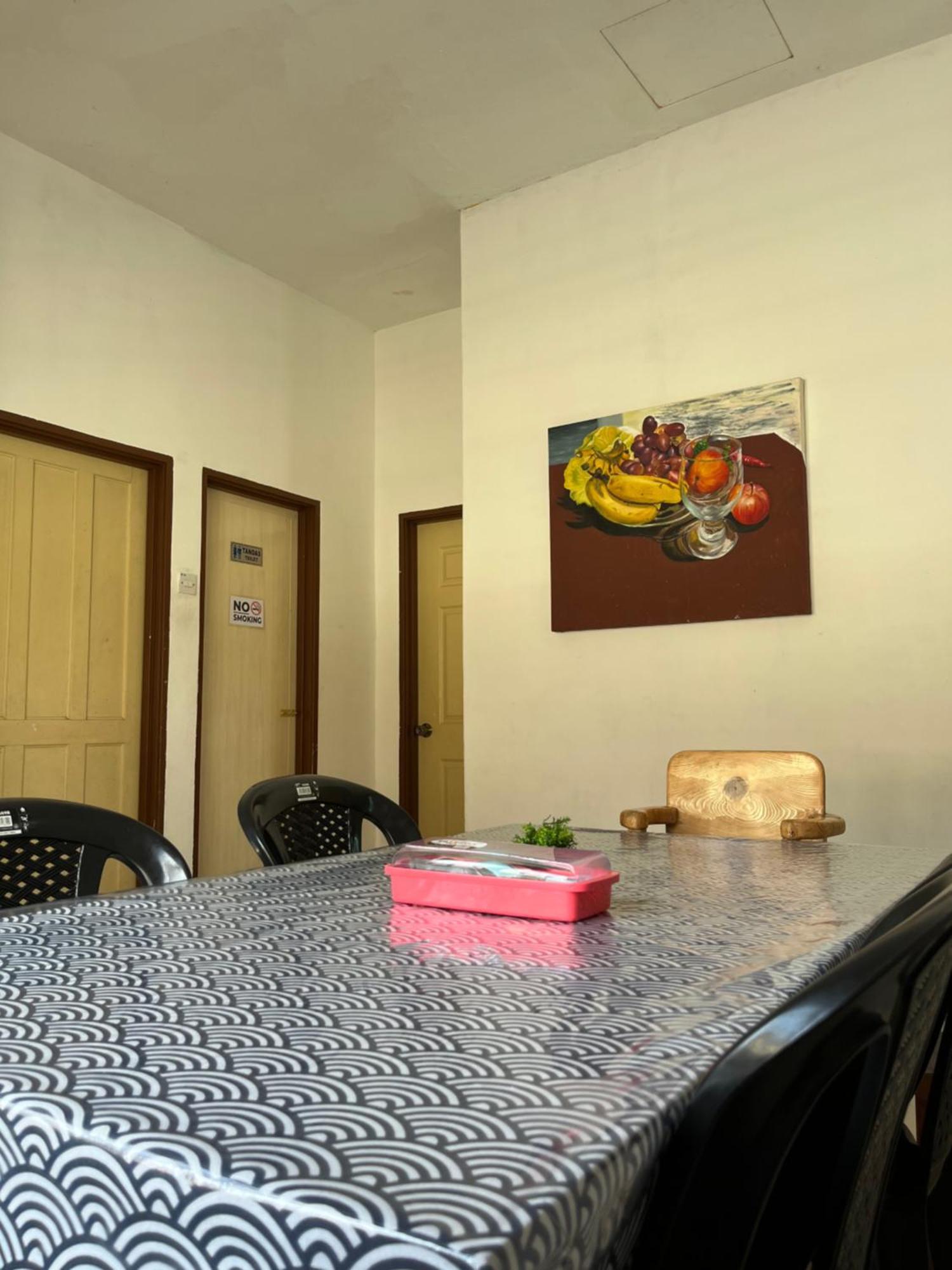 Solehah Homestay Seri Iskandar Ngoại thất bức ảnh